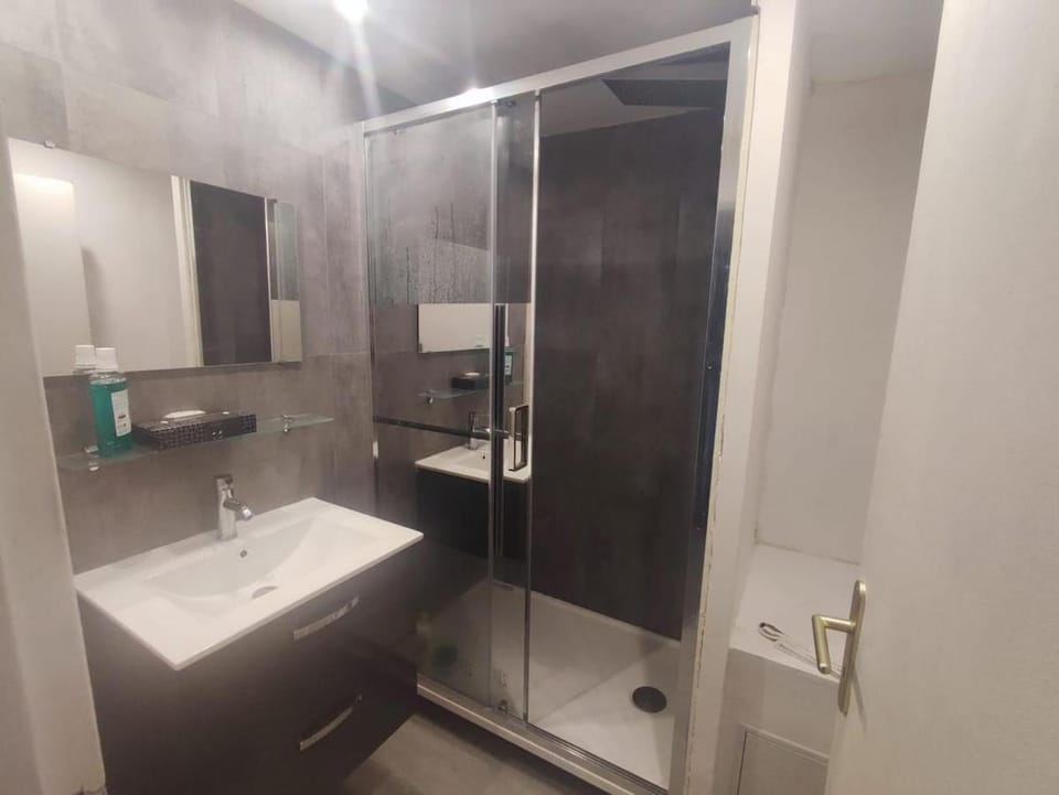 Appartement a proximite de la gare Apartment in Morlaix