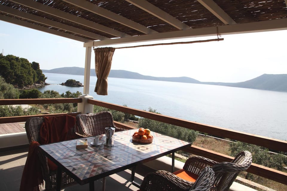 Natural landscape, Balcony/Terrace, Dining area, Sea view