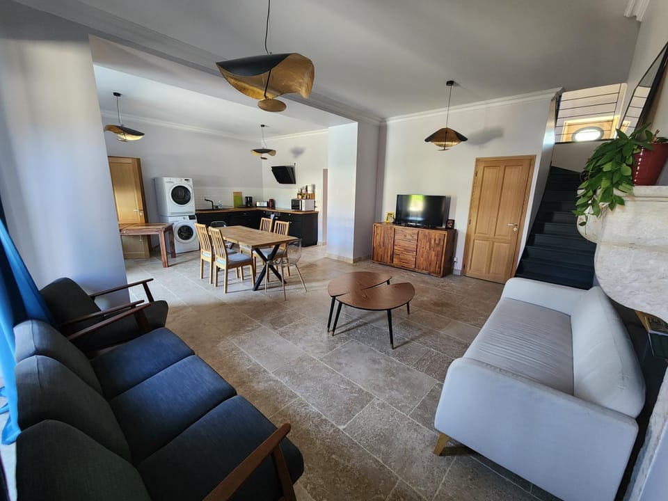 Living room, Seating area, Dining area