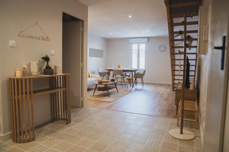 Living room, Dining area