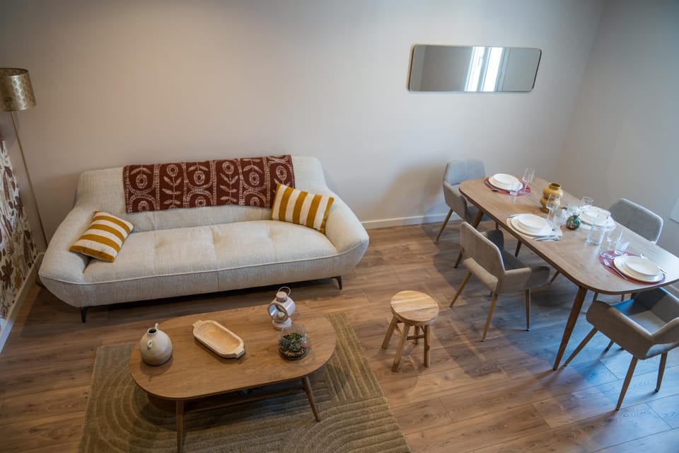 Living room, Dining area