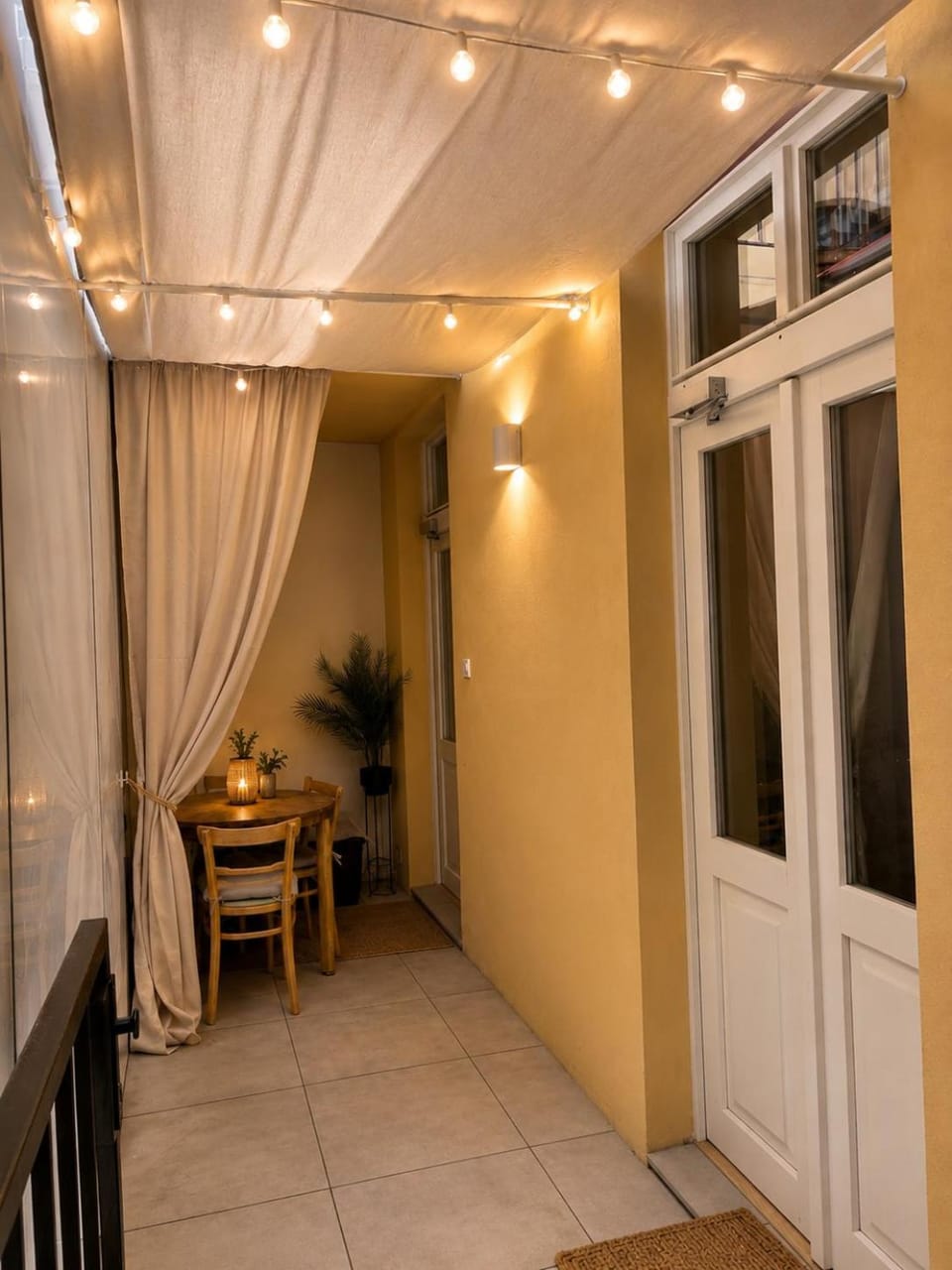Historic Apartment & Fireplace - Wenceslas Square Apartment in Prague
