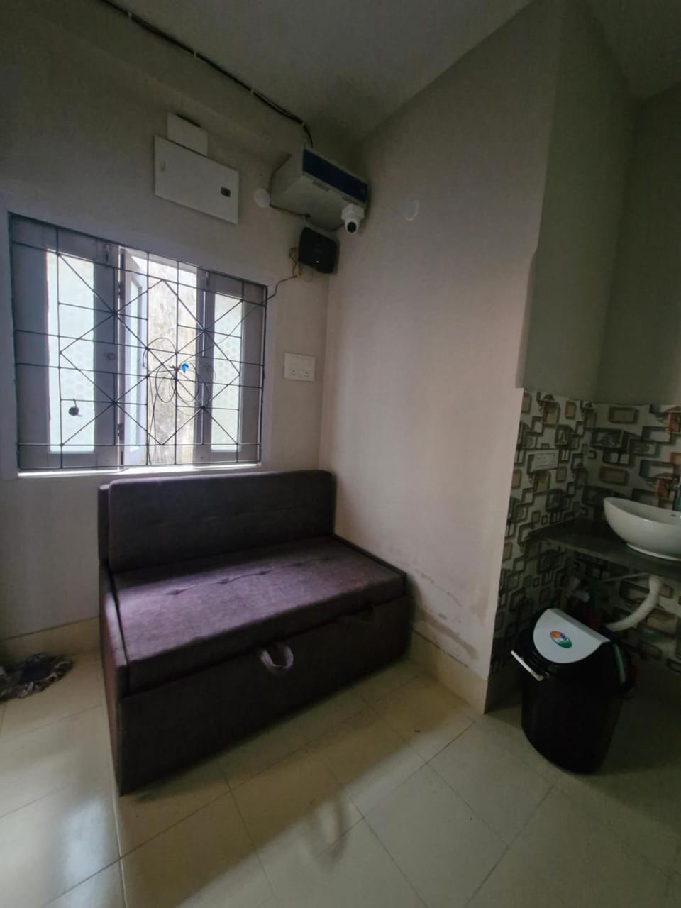 city view 1bhk room Apartment in Kolkata