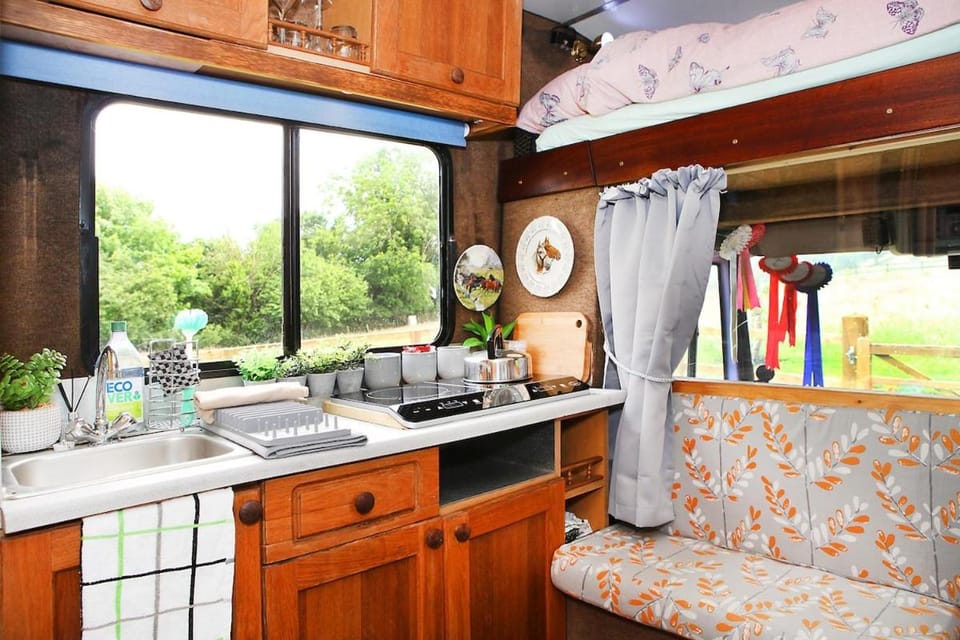 Kitchen or kitchenette, Living room