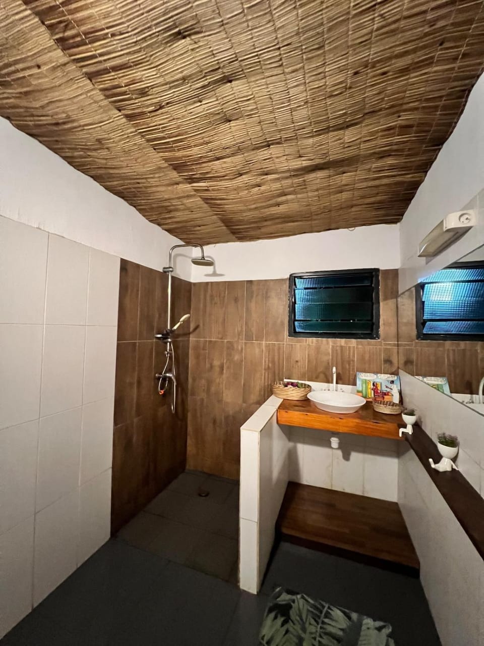 Shadamaltess House in Africa