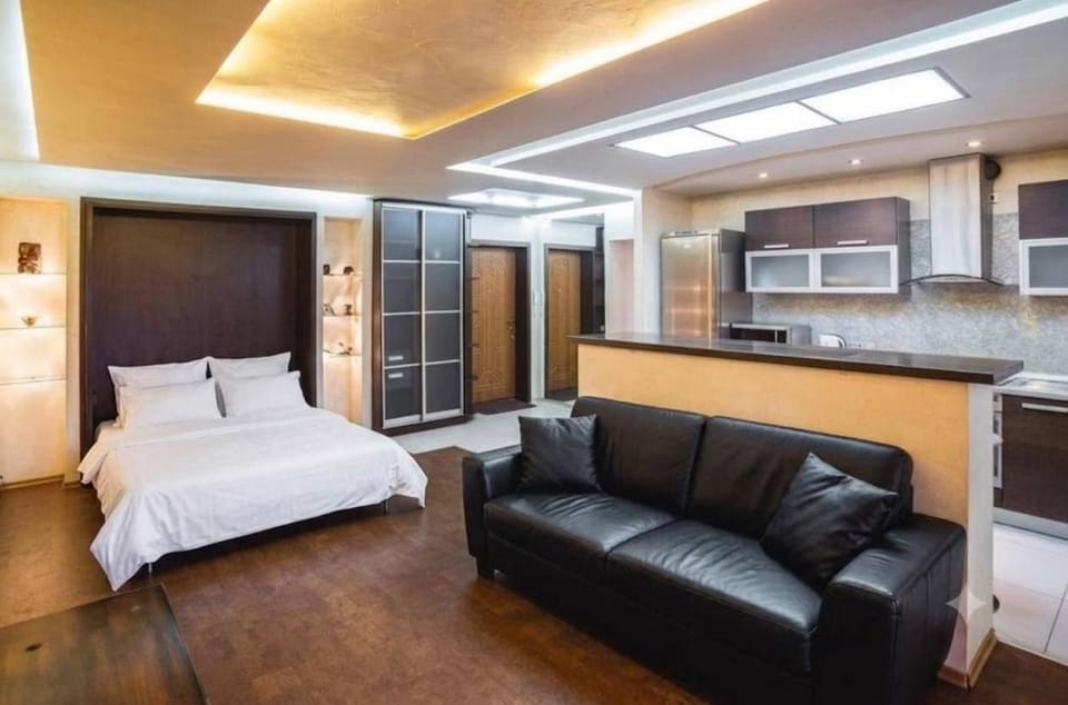 Центр Мечникова 1 кв Студия Apartment in Dnipro