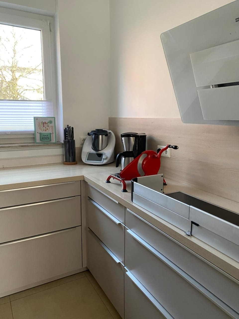 Kitchen or kitchenette, kitchen