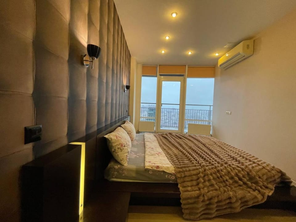Мост сити вид река Apartment in Dnipro