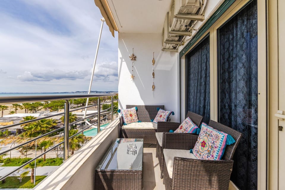 Property building, Balcony/Terrace