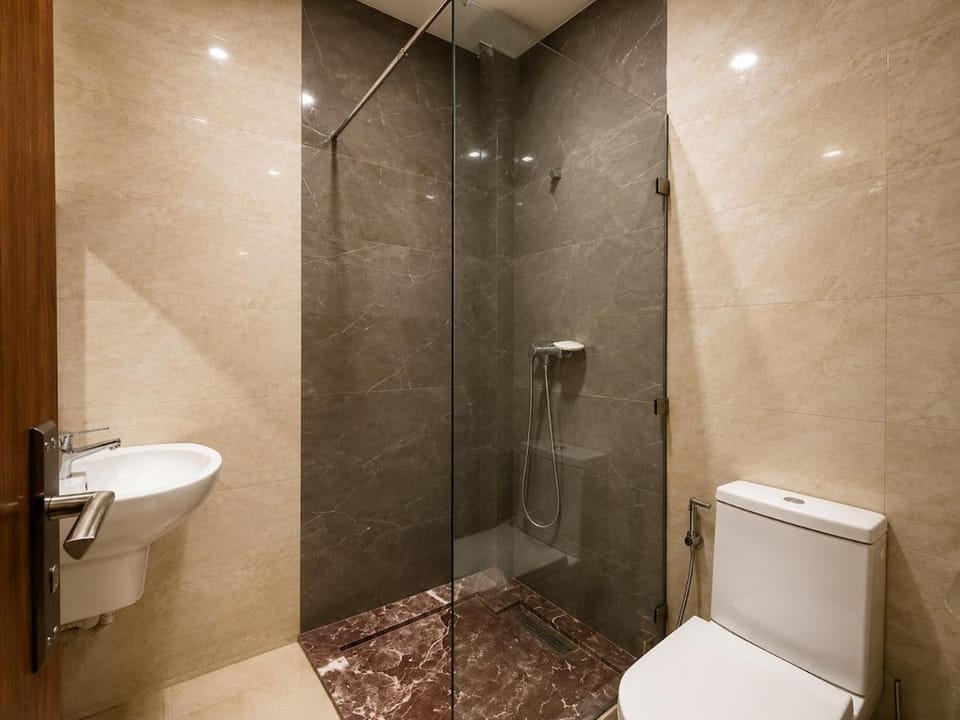 Toilet, Bathroom, towels
