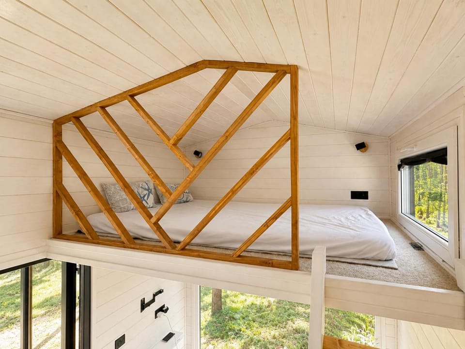 Bed, Photo of the whole room, Bedroom, bunk bed