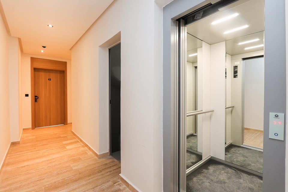 elevator, acessibility