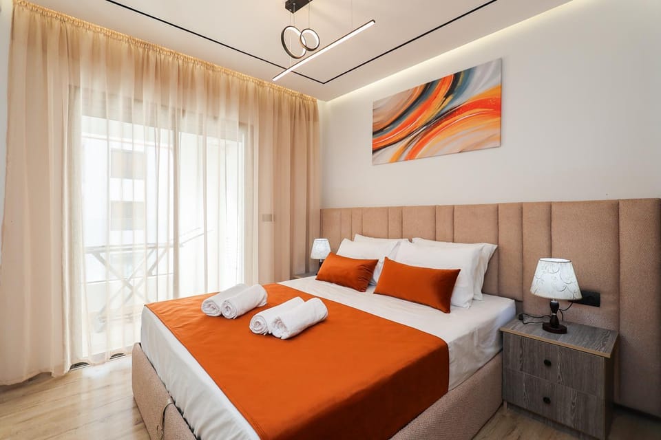 Photo of the whole room, Bedroom