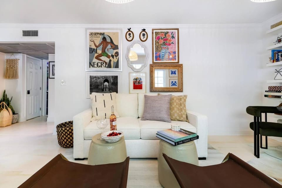 Living room, Dining area, Evening entertainment, Family, dryer
