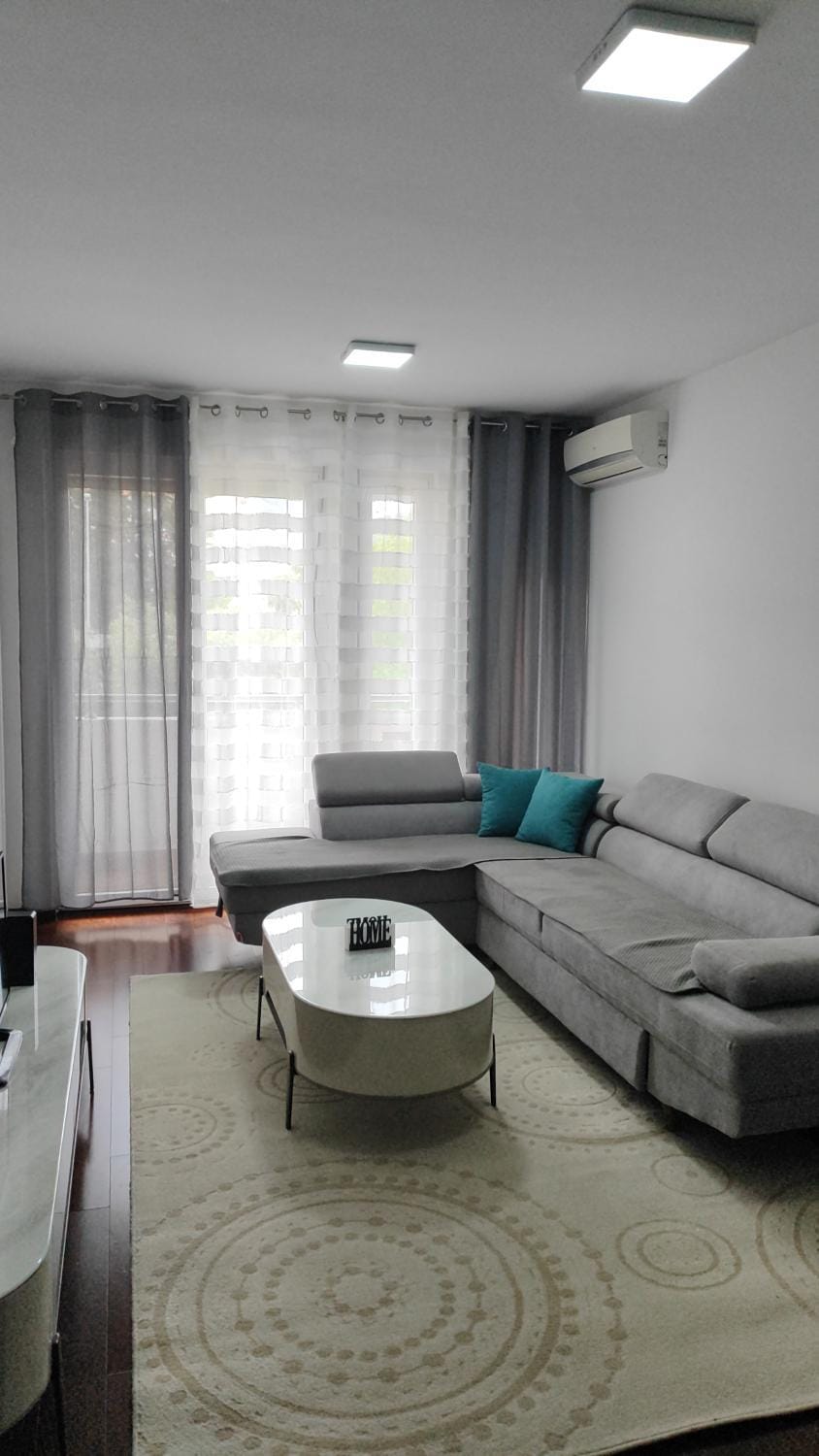 Bed, Living room, air conditioner