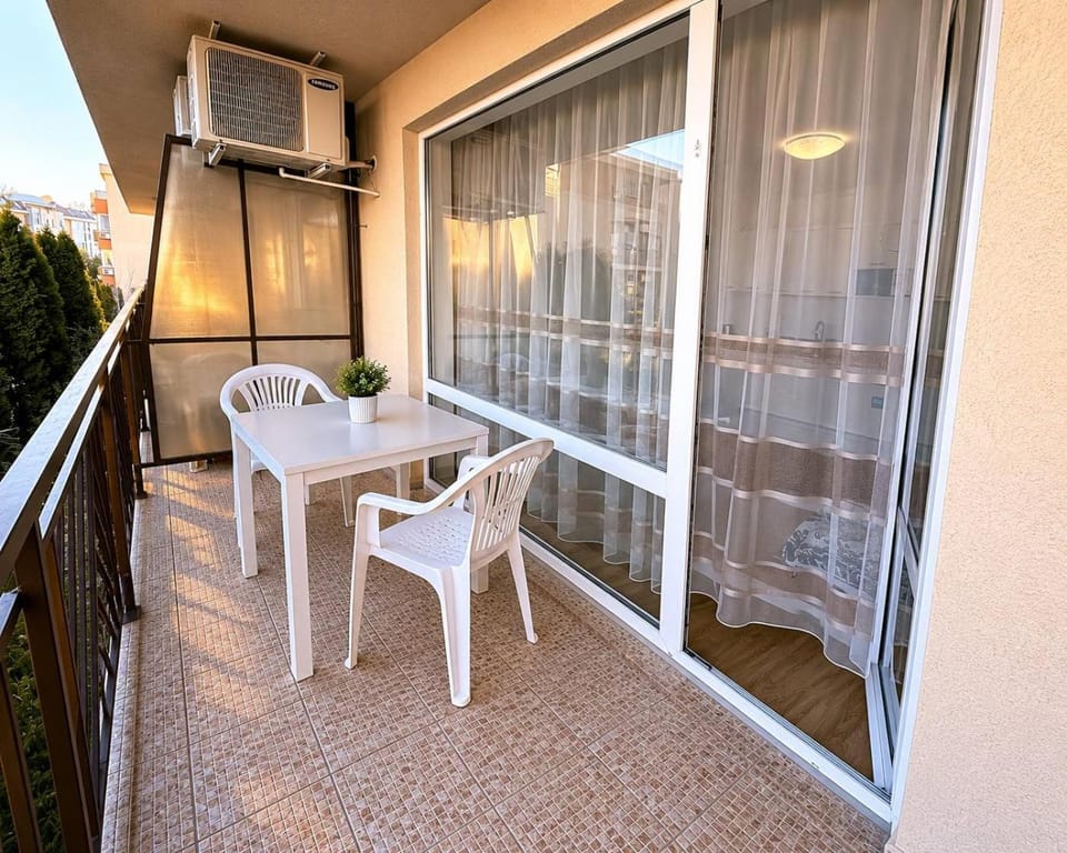 Day, View (from property/room), Balcony/Terrace, Seating area, Dining area, internet, air conditioner