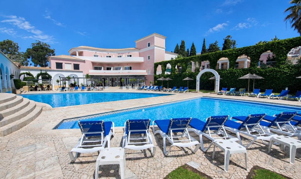 Restaurant/places to eat, Lounge or bar, Pool view, Swimming pool, Breakfast, sunbed