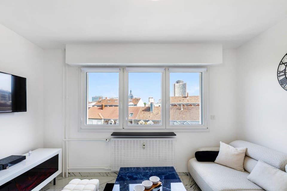 Blāck diamond spa Apartment in Mulhouse