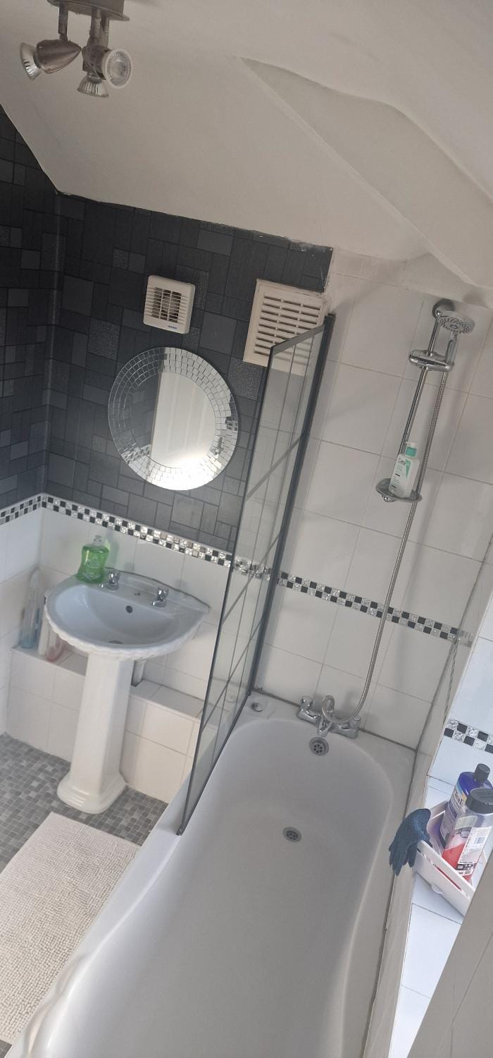 4 Boteler Avenue,Bewsey Vacation rental in Warrington