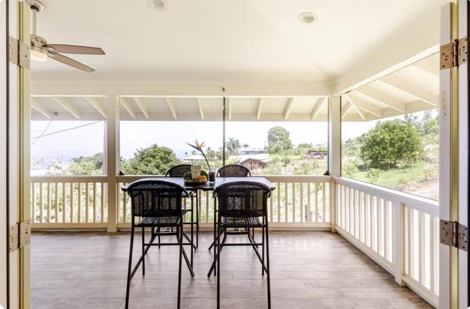 Kona Coffee Farm Guesthouse - with Ocean View! House in Captain Cook