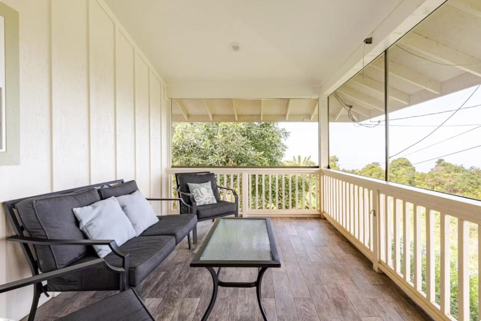 Kona Coffee Farm Guesthouse - with Ocean View! House in Captain Cook