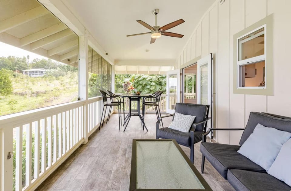Kona Coffee Farm Guesthouse - with Ocean View! House in Captain Cook