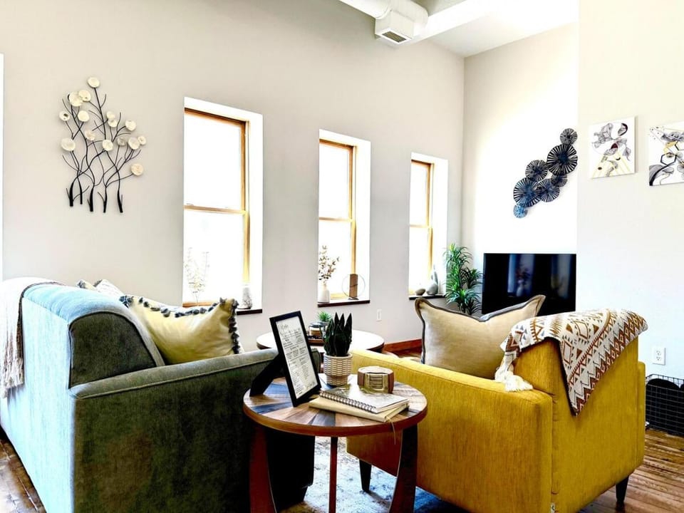 Lake Avenue Lofts- Cascade Apartment in Canal Park