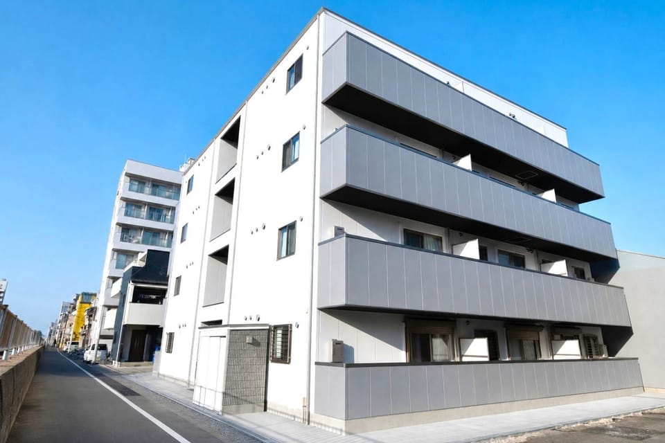 Property building, Day