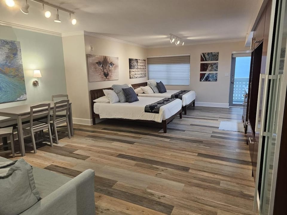 Studio rooftop pool ocean view A305 Apartment in Flamingo Lummus