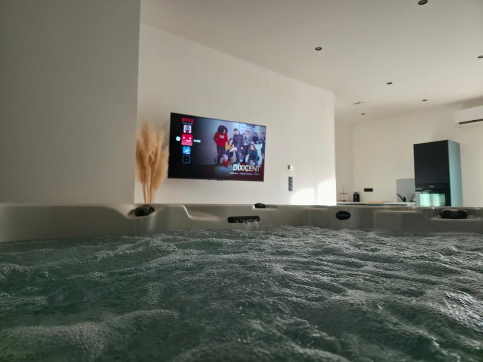 NEW SPA Au cœur des bulles Prestige & Détente 55m2 Love hotel in Haguenau