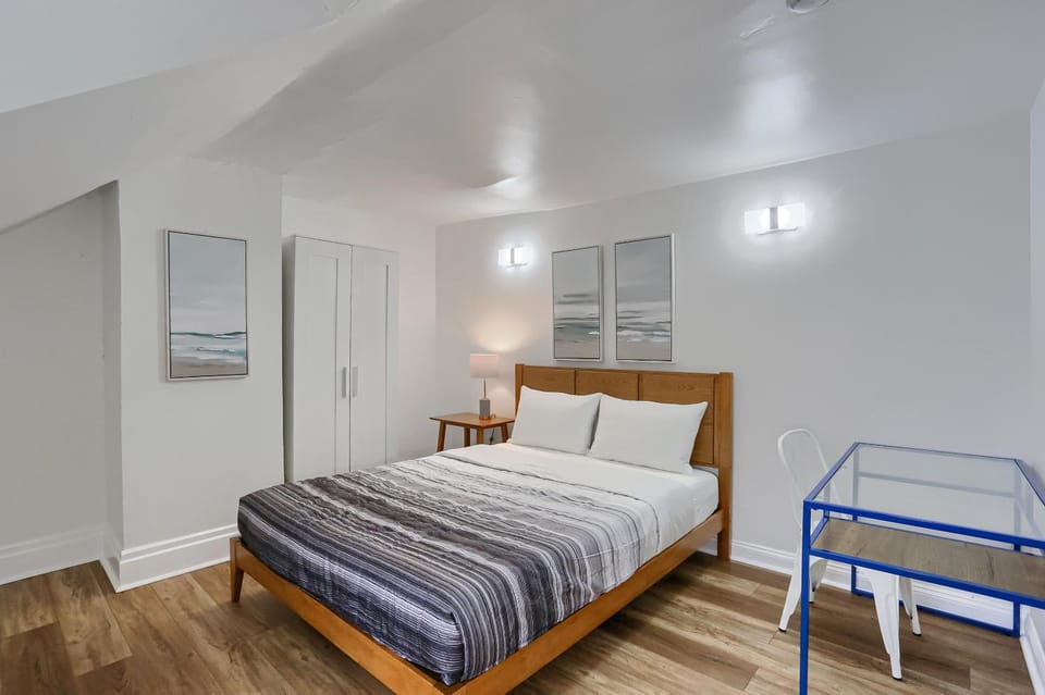 Bed, Bedroom