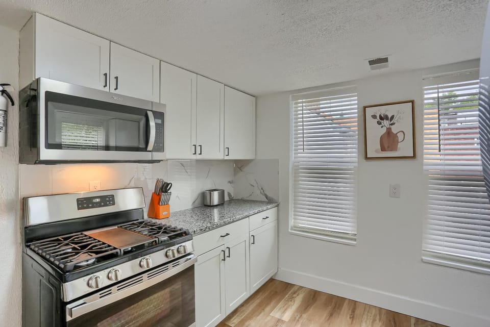 Kitchen or kitchenette, kitchen, kitchen