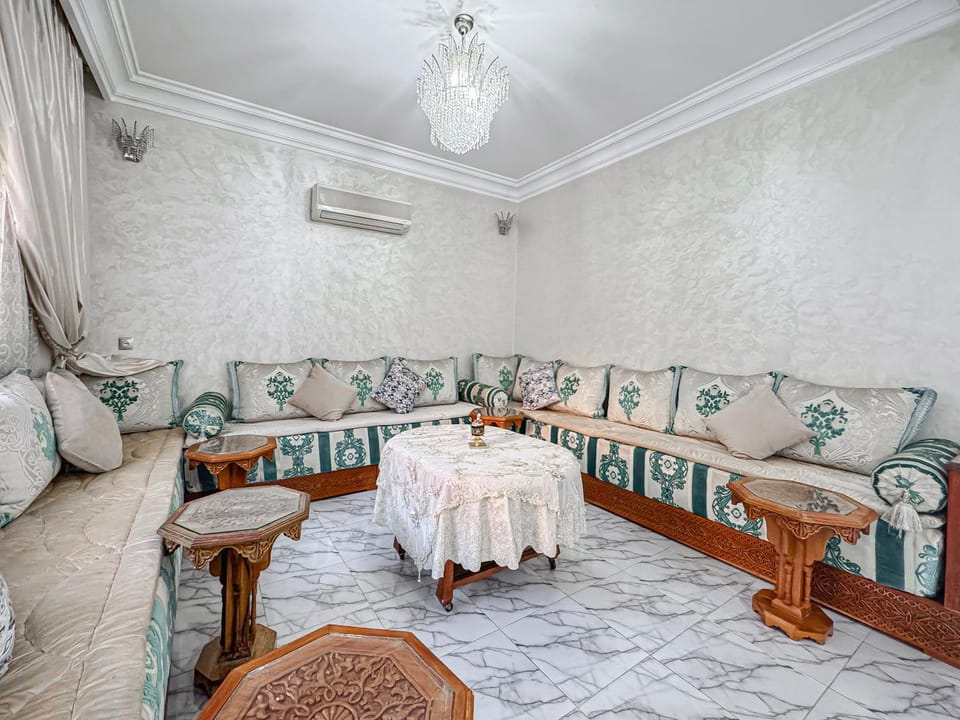 Villa Évasion Salon Marocain et Terrasse Villa in Marrakesh