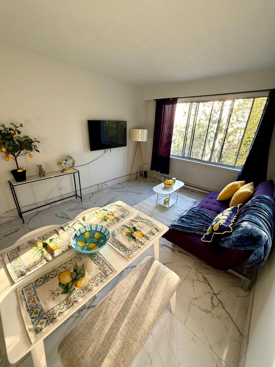 Feel like Positano 1 Bedroom apartment near Bell Center in heart Montreal downtown Apartment in Montreal