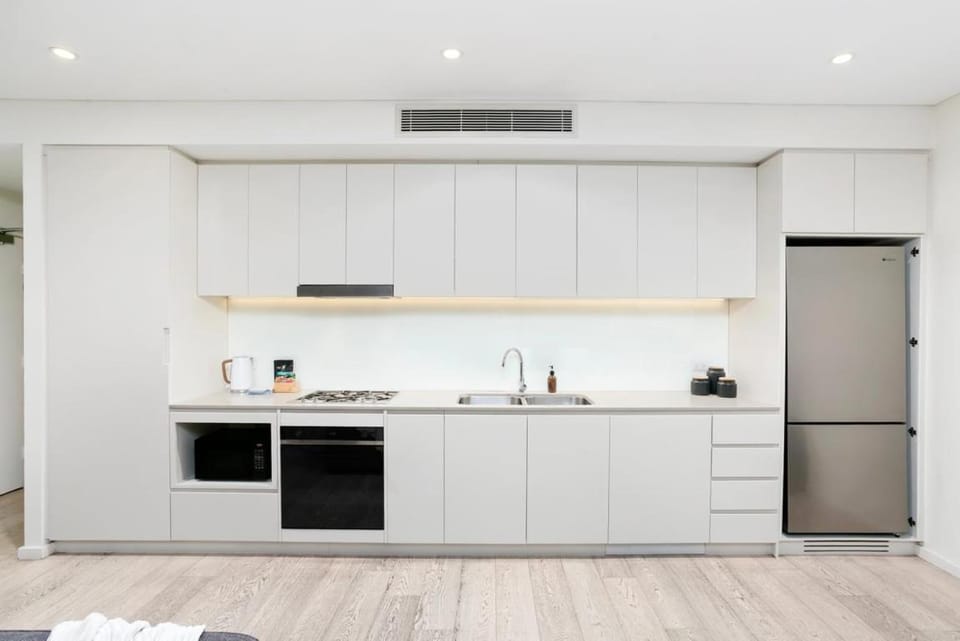 Sunlit Rosebery Stay - Easy Airport Access - ROSE9 Apartment in Sydney