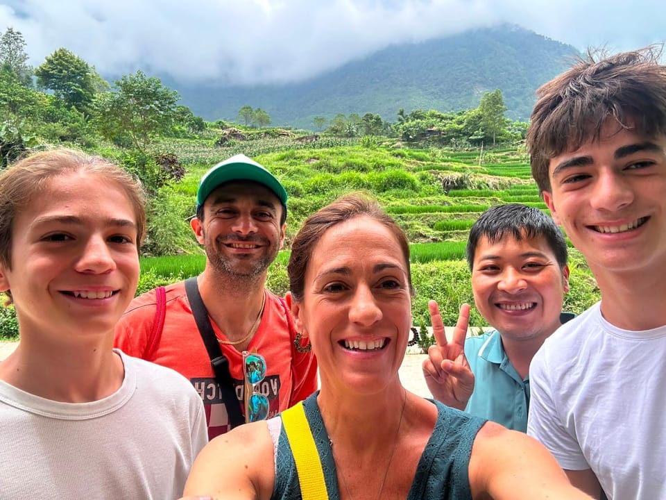Nearby landmark, Day, Natural landscape, Mountain view, group of guests