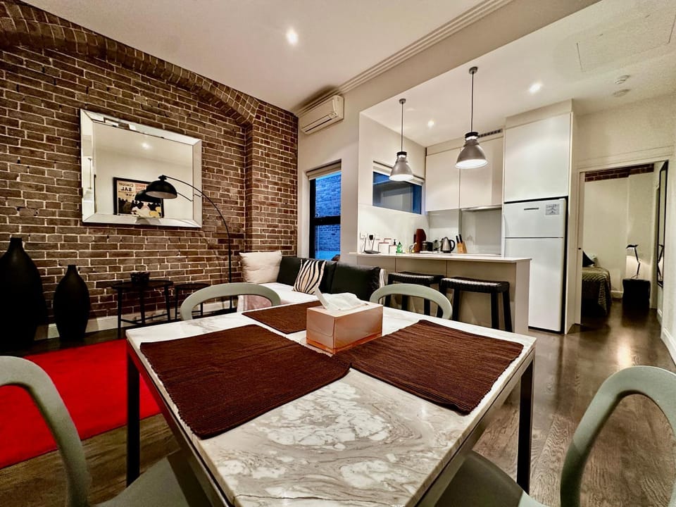Quiet flat in Central Sydney, PRIVATE Apartment in Sydney