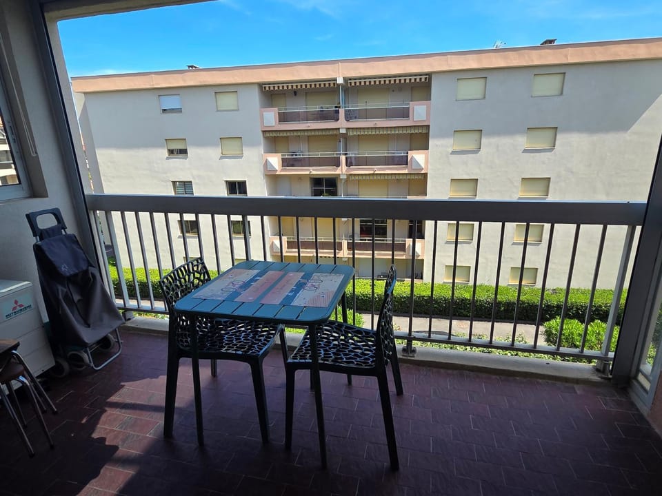 Studio avec clim et parking - 4 pers. - FR-1-780-100 Apartment in Sainte-Maxime