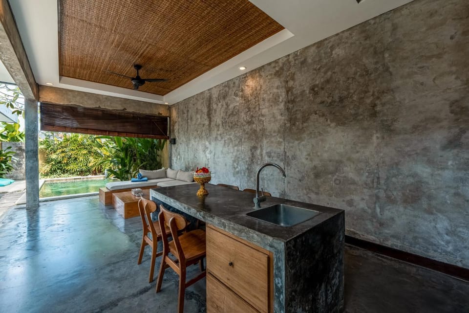 Property building, Seating area, Dining area, Breakfast, Breakfast