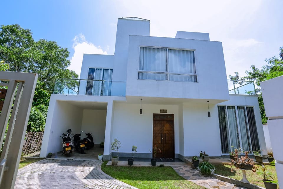 Property building, Day, Garden