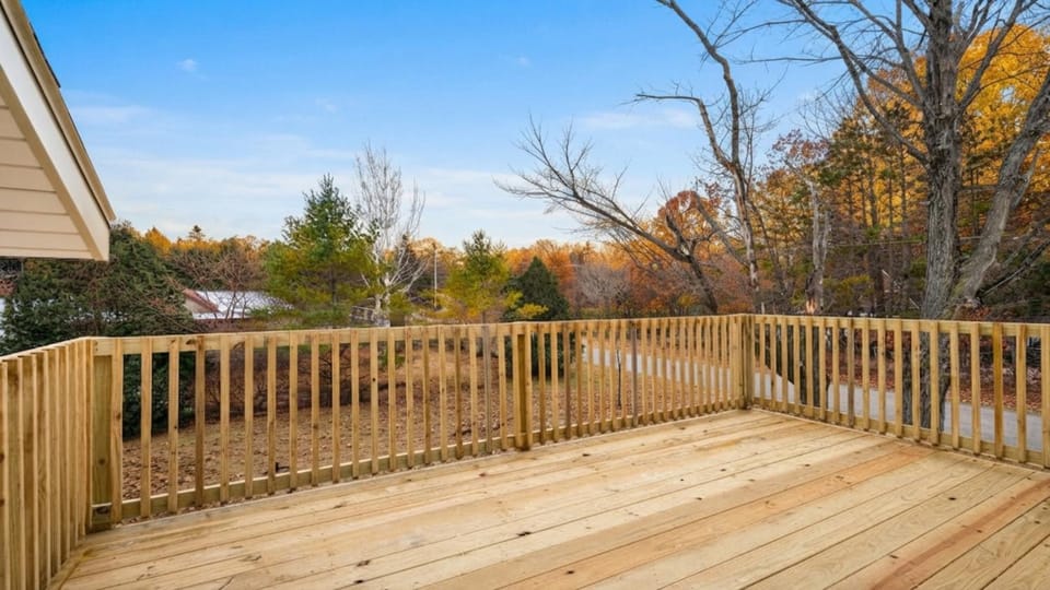 Ellison Bay SpaHouse- New, Walk to Water, Shops, Hot Tub, Sauna & Games House in Ellison Bay