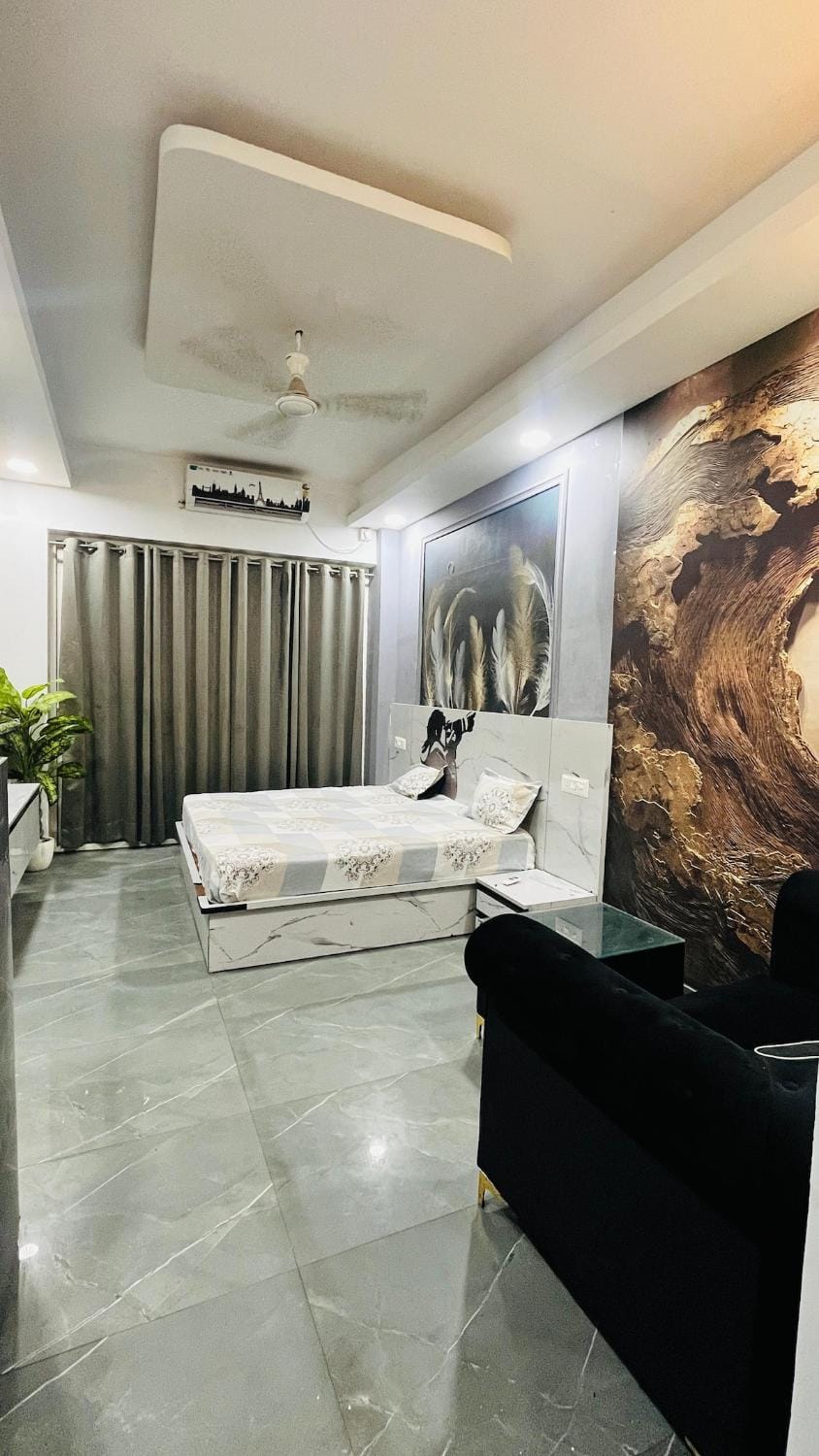 Jsb studio Apartment in Noida