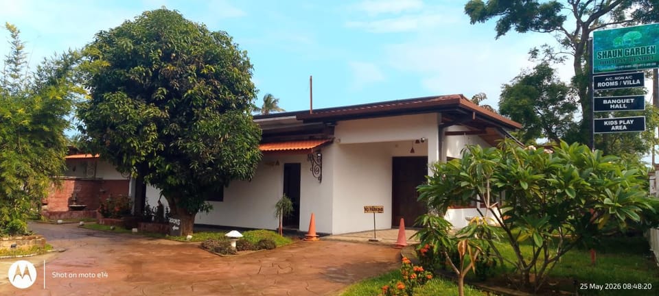 Shaun Garden Holiday Resort Hotel in Wadduwa