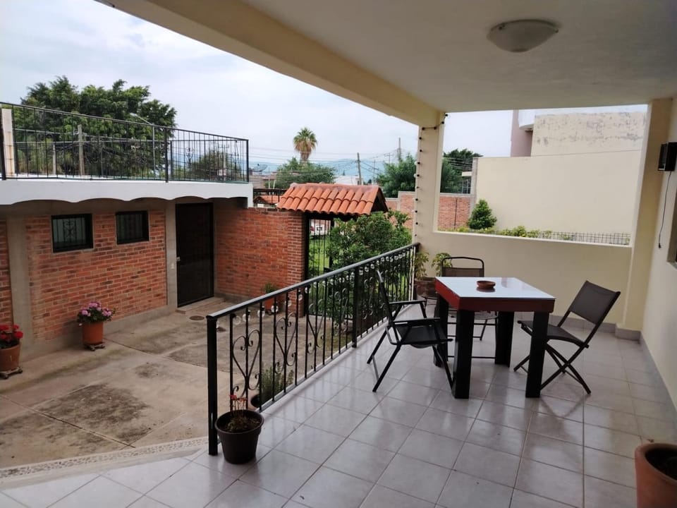 Casa Lago de Luz Hostel in Chapala