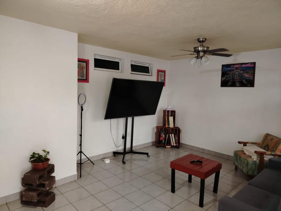 Casa Lago de Luz Hostel in Chapala