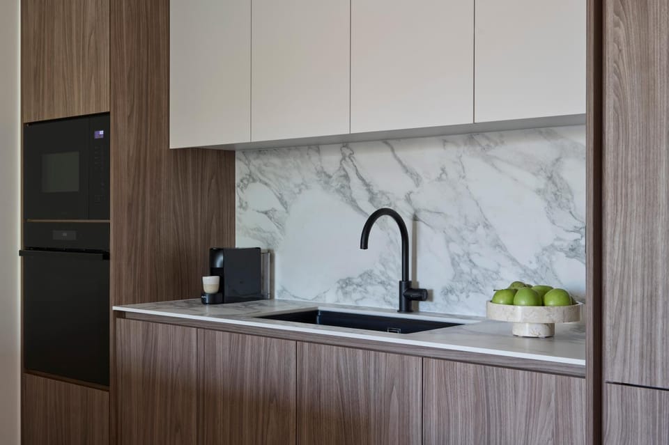 Coffee/tea facilities, Kitchen or kitchenette, dishwasher, microwave, oven