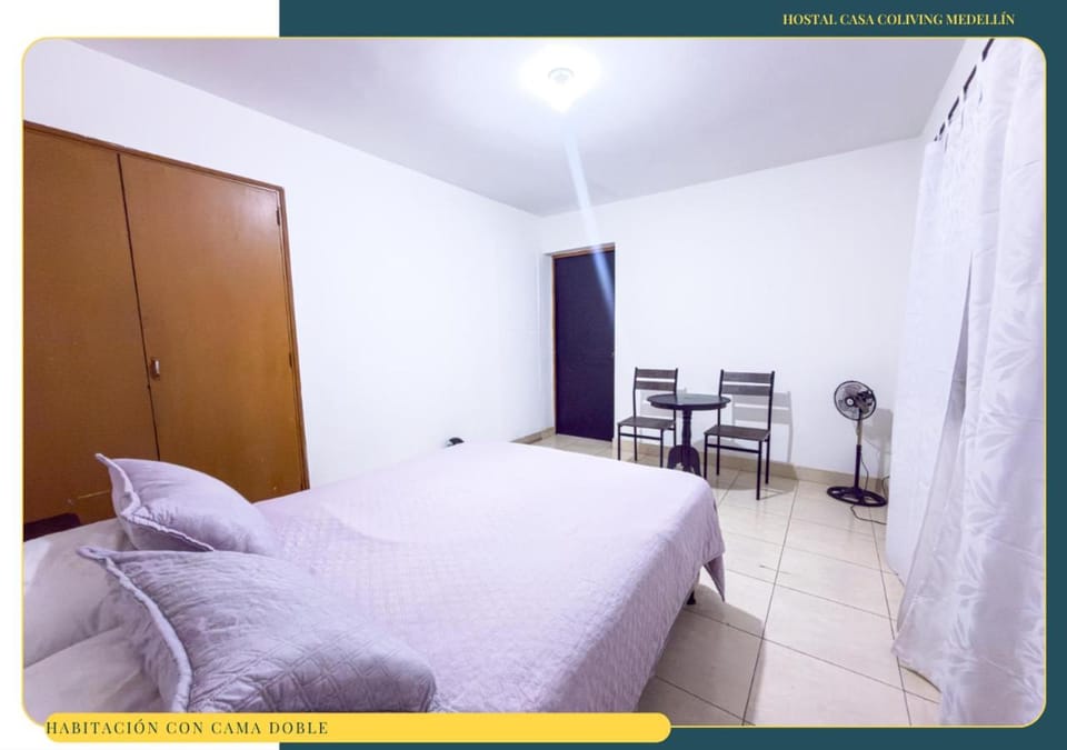 Hostal Casa Coliving Medellin - Laureles Bed and Breakfast in Medellin