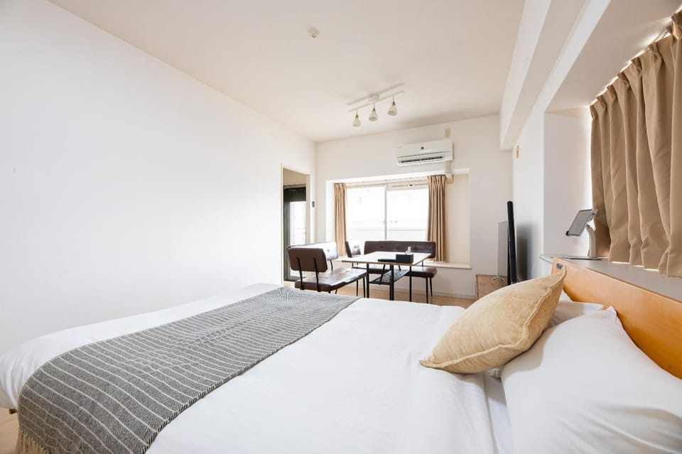 Bed, air conditioner