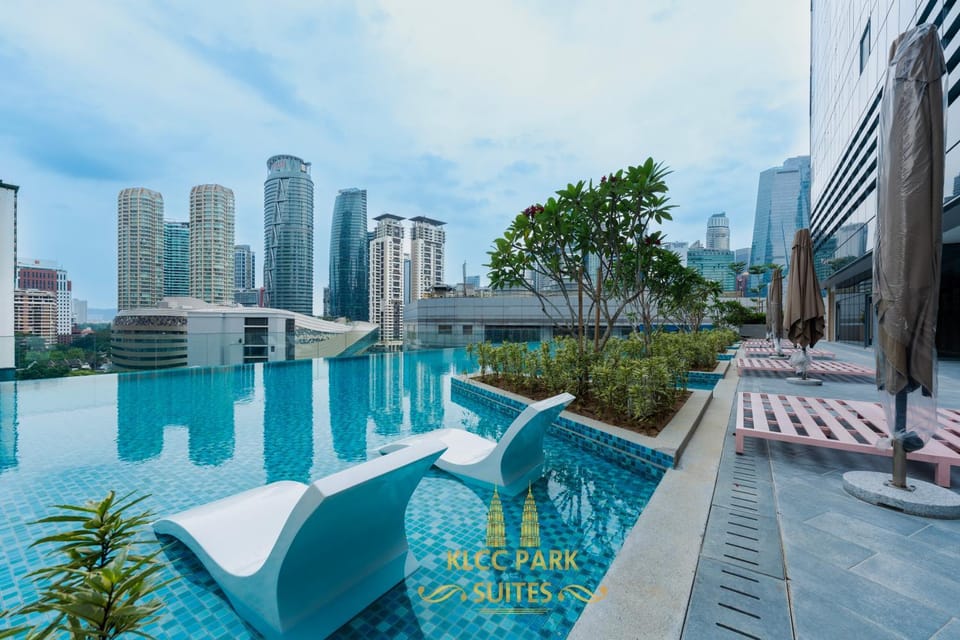 Day, City view, Pool view, Swimming pool, sunbed