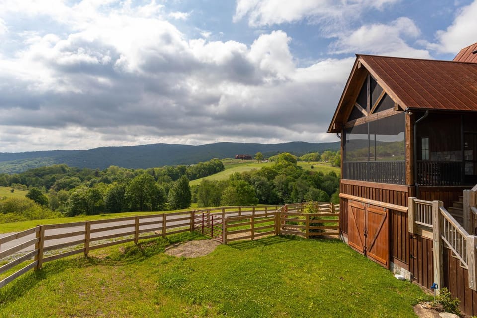 Mio Nido at Eagles Nest House in Beech Mountain